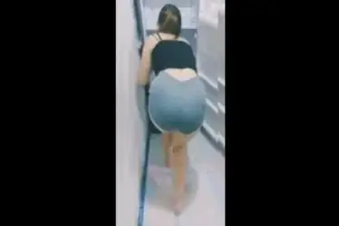 Bersihin Kulkas Malah Digenjot Brutal Dari Belakang Lumer WOT HD